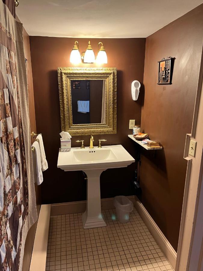 Chester Inn Εξωτερικό φωτογραφία